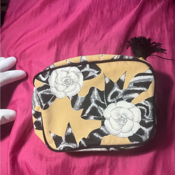 Chanel Vintage Makeup Bag - Picture 2 of 5